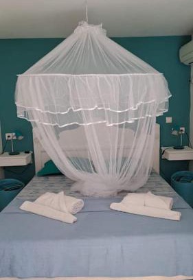 Sainte-Anne Apartment | Studio 5min walk from the beach
