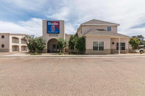 Lubbock Hotel | Studio 6-Lubbock, TX - Medical Center