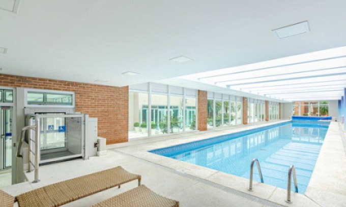 Matriz Apartment | Studio Amarelo, com ar e garagem ao lado shopping.
