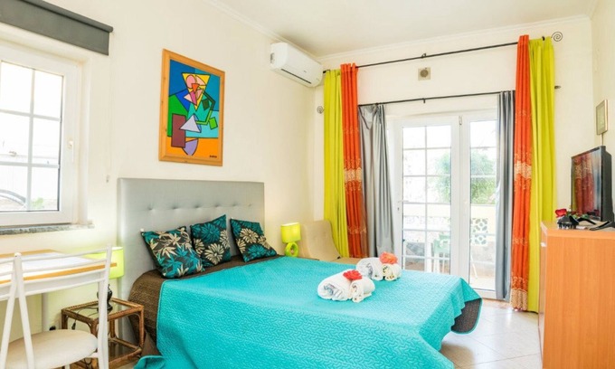 Albufeira Apartment | 'Studio Anastacio' with Pool, Private Terrace & Wi-Fi