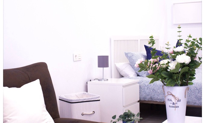 Los Tilos Apartment | Studio-Apartment-Ensuite with Shower-Street View-Estación Centro Vialia 6