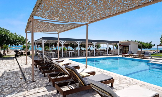 Pidima Kyras Apartment | Studio Apartment 'Iguana 13' with Sea View, Wi-Fi and Air Conditioning