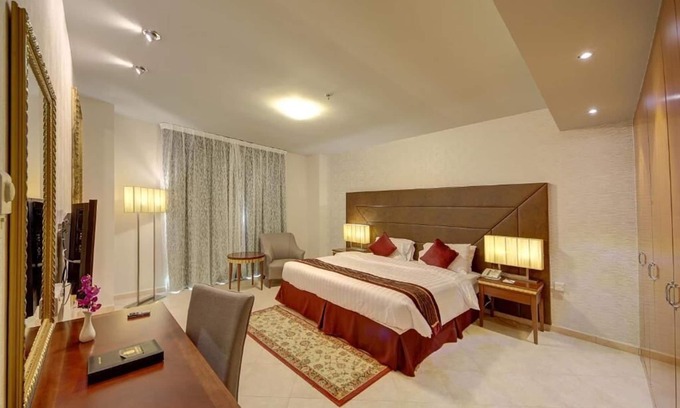 Al Mankhool House | Studio Apartment Near by Day To Day Al Karama Ab