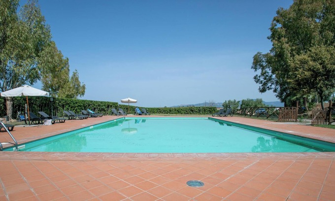 Riotorto Apartment | Studio Apartment "Pianosa" with Sea View, Garden, Wi-Fi & Shared Pool
