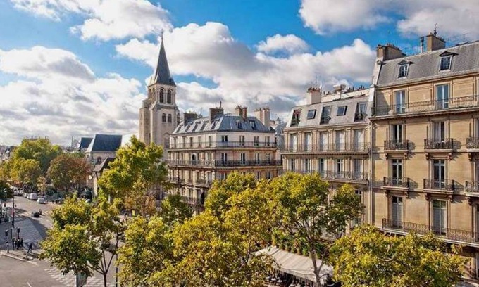 Saint-Germain-des-Pres Apartment | Studio Apartment With Seine View in Saint Germain