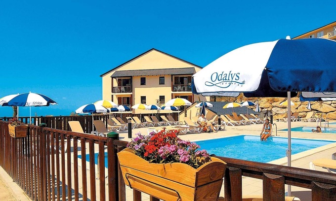 Font-Romeu-Odeillo-Via Apartment | Studio au calme avec accès piscine