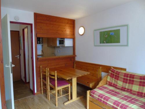 Valfrejus Apartment | Studio avec balcon, wifi et animaux admis à Valfréjus - FR-1-561-2