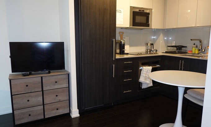 Downtown Toronto Condo | Studio + Balcony | Nice DT Condo beside Queen St W