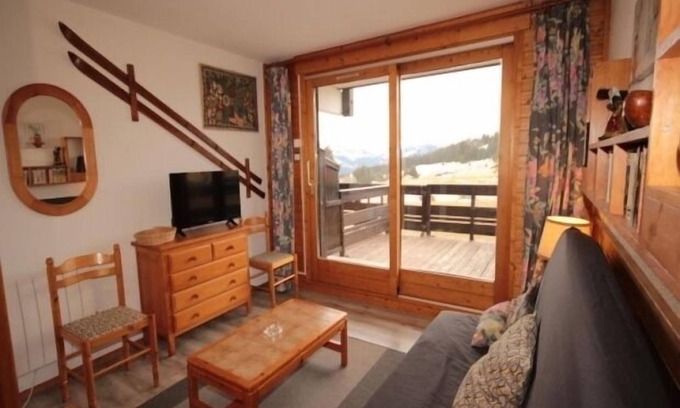 Les Saisies Apartment | Studio cabin with large terrace, parking and TV