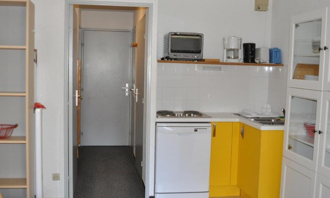 Le Pleynet Apartment | Studio cabine 4 pers, balcon, pied des pistes, ascenseur - FR-1-557A-1