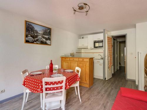 Bareges Apartment | Studio cabine 6 pers, idéal montagne, ascenseur, ski, parking, animaux admis - FR-1-403-12