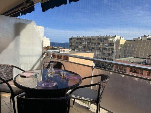 Le Lavandou Apartment | Studio cabine climatisé avec terrasse au centre-ville - 4 couchages - Le Lavandou - FR-1-251-723