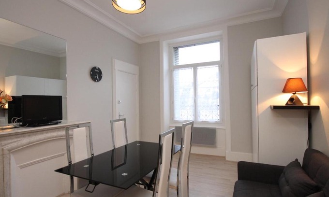 Mont-Dore Apartment | Studio Central au Mont-Dore - Rénové, Wifi, Proche Thermes et Pistes - FR-1-608-176
