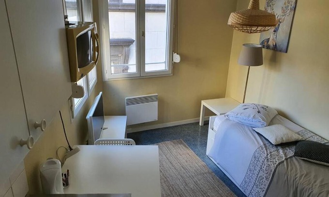 Clermont Ferrand City Centre Apartment | Studio Centre Ville de Clermont Ferrand Place de Jaude