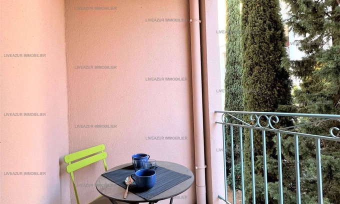 Sanary-sur-Mer Apartment | Studio city center Sanary for 3