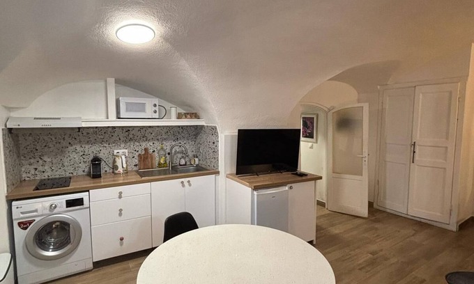 Bastia Apartment | Studio-City-Ensuite with Bath