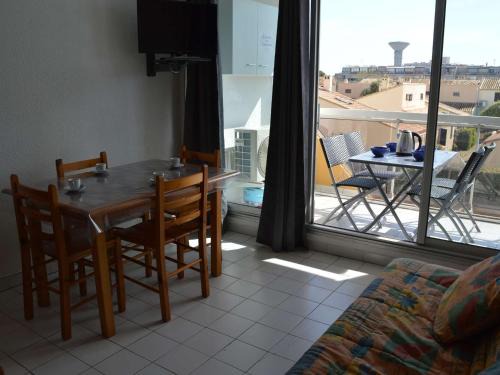 Le Grau-Du-Roi Apartment | Studio climatisé 4 couchages proche plage et commerces au Grau-du-Roi - FR-1-250-160