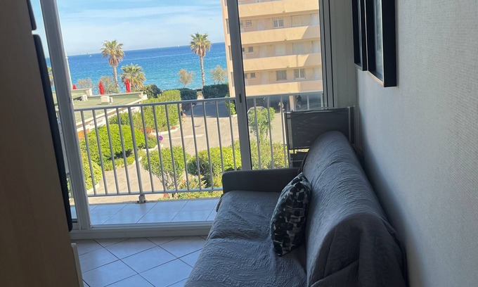 Le Lavandou Apartment | Studio Climatisé vue mer Avec Parking