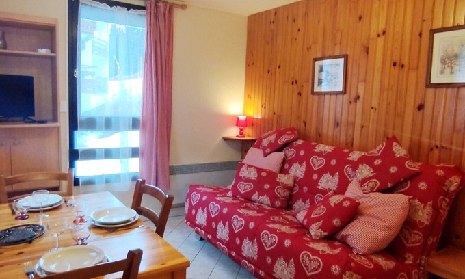 Prapoutel Apartment | Studio close to slopes, near ski school, Adrets-Prapoutel