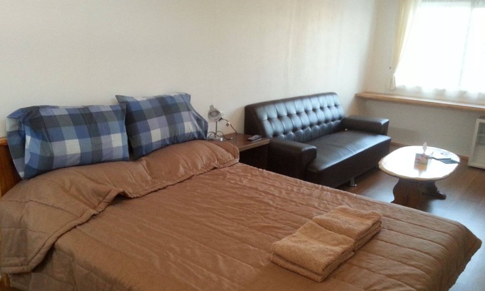 Wavell Heights Apartment | Studio close to airport