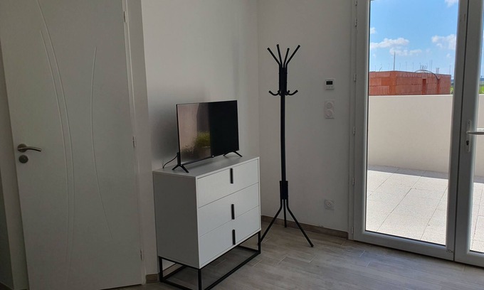 Medis Apartment | Studio Cosy Avec Terrasse Dans Maison Neuve à Royan