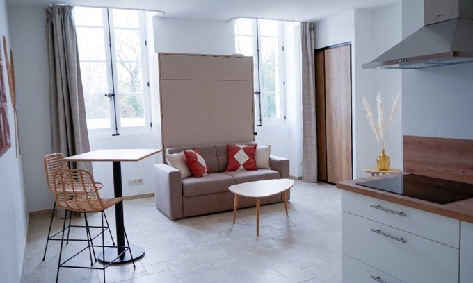 Villeneuve-les-Avignon Apartment | Studio Deux Personnes à Villeneuve-lès-avignon, à 5 Minutes du Palais des Papes