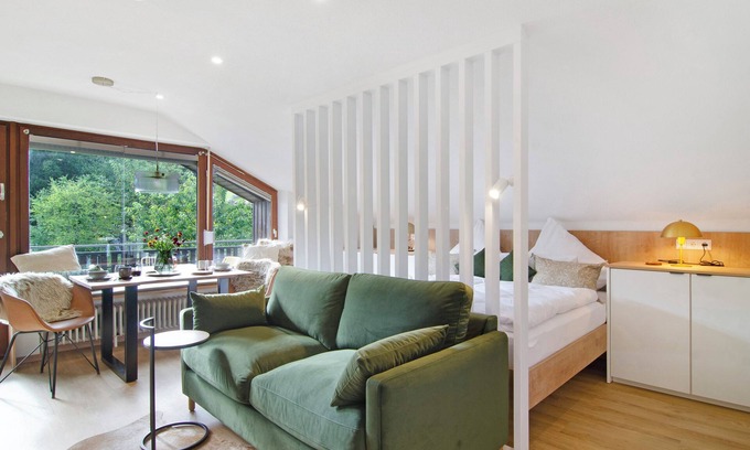 Schoenwald Apartment | Studio Apartment "Schönwald-Nest" with Forest View, Pool, Balcony and Wi-Fi