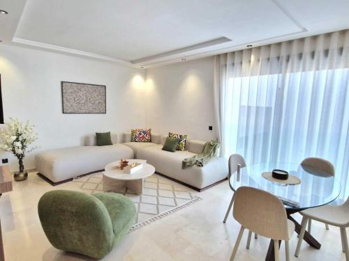Casablanca Apartment | Studio design avec balcon & vue, Quartier Princess