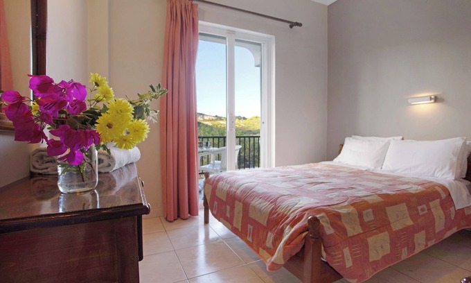 Limni Keri Apartment | Studio "Dolphin Studio 3" with Private Balcony, Shared Garden & Wi-Fi