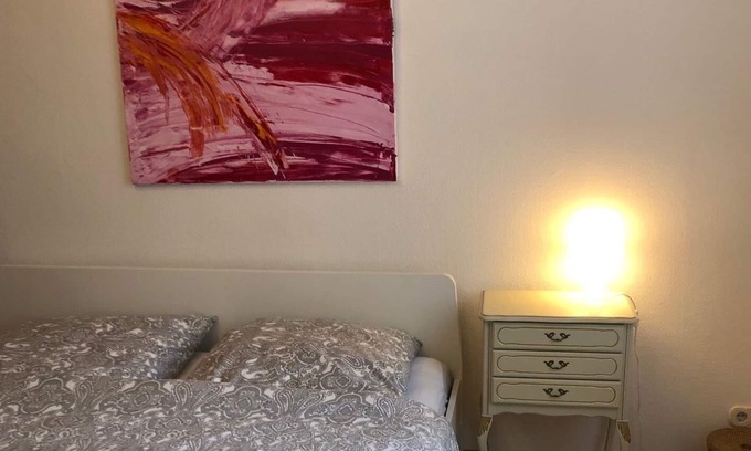 Moersenbroich Apartment | studio e - Quiet central 1 bedroom apartment for 2-3 guests