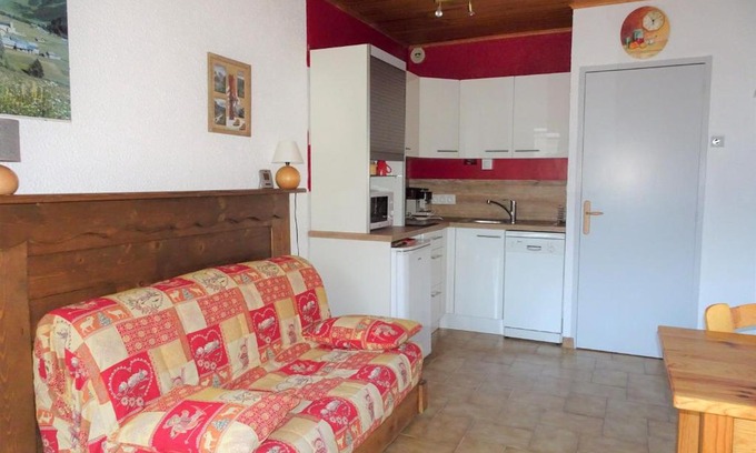 Champagny-en-Vanoise Apartment | Studio Ensoleillé avec Terrasse Sud, Proche Piscine et Télécabine - FR-1-464-115