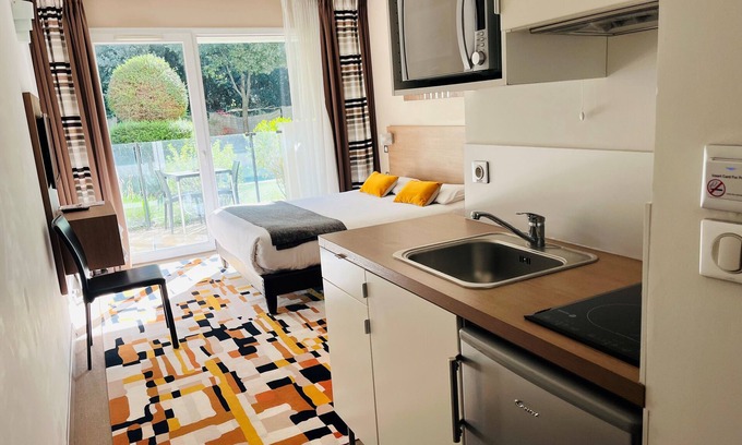 Montpellier Apartment | Studio Entre mer et Ville, Avec Terrasse, vue Bois et Piscine