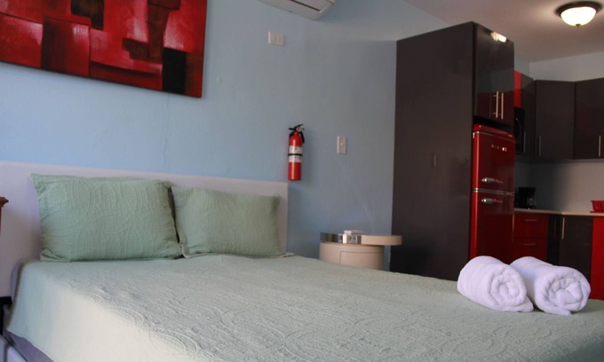 San Juan House | Studio, Few Steps To The Ocean in Fishing Village