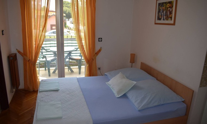 Sveti Filip i Jakov Apartment | Studio flat with balcony Sveti Filip i Jakov, Biograd (AS-4299-b)