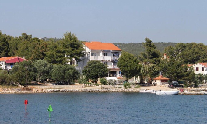 Verunic Apartment | Studio flat near beach Verunić, Dugi otok (AS-3480-a)
