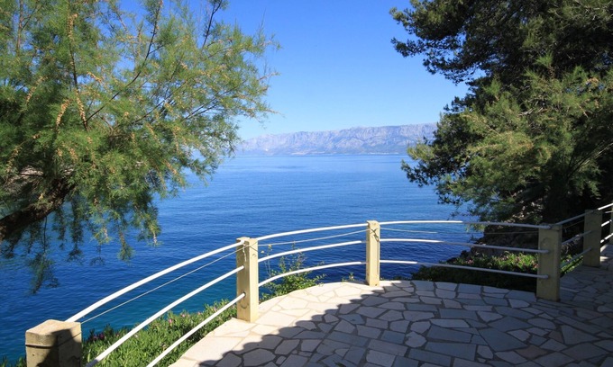 Bogomolje Apartment | Studio flat near beach Cove Mala Pogorila, Hvar (AS-8952-e)