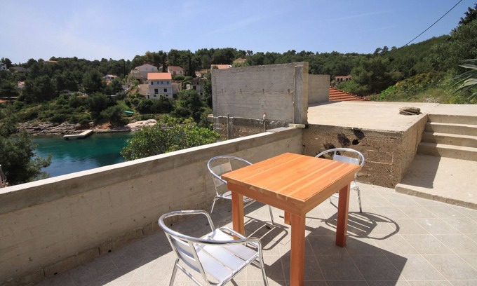 Cove Basina (Jelsa) Apartment | Studio flat near beach Basina, Hvar (AS-8754-a)