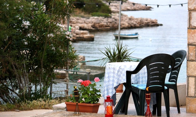 Pokrivenik Apartment | Studio flat near beach Cove Zarace (Gdinj), Hvar (AS-2047-a)