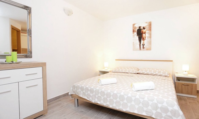 Kastel Kambelovac Apartment | Studio flat with terrace Kaštel Kambelovac, Kaštela (AS-8679-a)