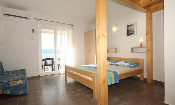 Duce Apartment | Studio flat with balcony and sea view Duće, Omiš (AS-7532-e)