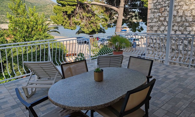 Zaton Apartment | Studio flat with terrace and sea view Zaton Veliki, Dubrovnik (AS-2107-c)