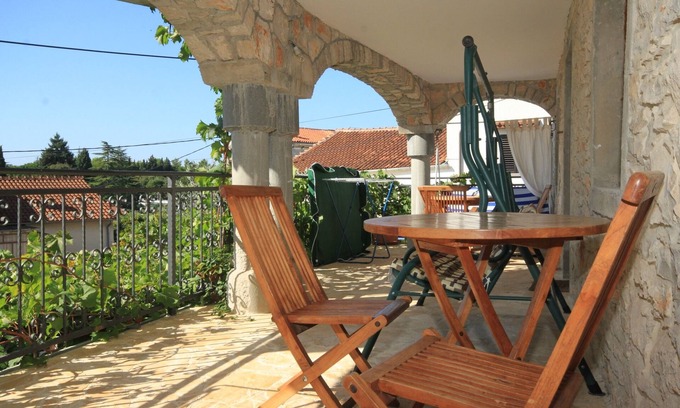 Basanija Apartment | Studio flat with terrace Bašanija, Umag (AS-7148-b)