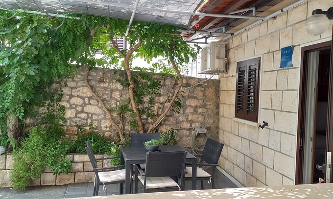 Postira Apartment | Studio flat with terrace Postira, Brač (AS-9241-a)