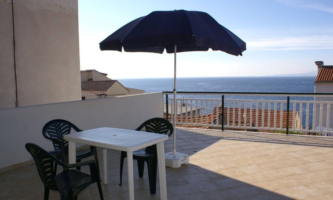 Milna Apartment | Studio flat with terrace and sea view Milna, Hvar (AS-3074-a)