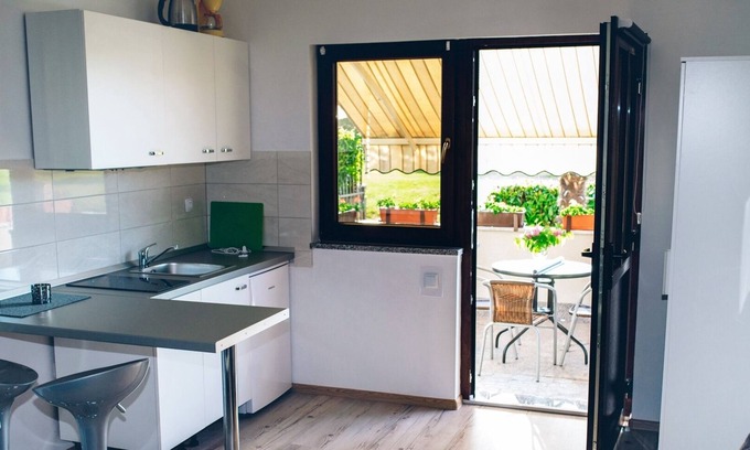 Valbandon Apartment | Studio flat with terrace and sea view Fažana (AS-7205-a)