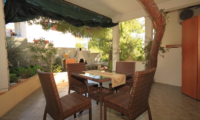 Rukavac Apartment | Studio flat with terrace Rukavac, Vis (AS-2444-c)