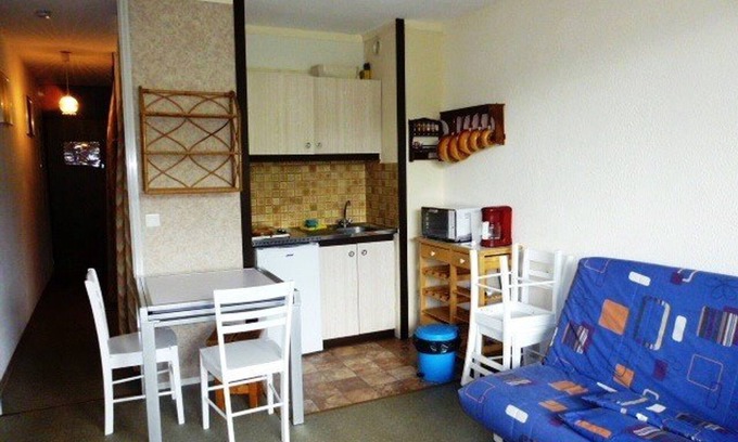 Arette Apartment | Studio for 6 in Arette with slope access, balcony, ski locker and free parking