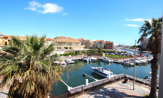 Le Port Apartment | Studio for 4 with marina view