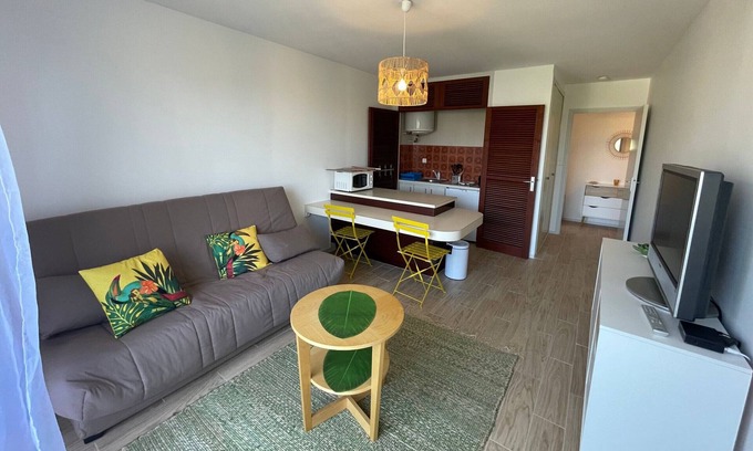 Saint-Georges-de-Didonne Apartment | Studio Saint-Georges-de-Didonne, studio flat, 2 persons