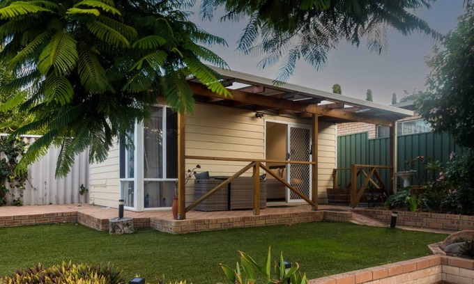 Melville Apartment | Studio Granny Flat in Melville With Patio